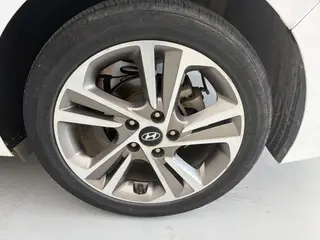 Hyundai Elantra Lingdong 2016 1.6L Auto Zhixuan Type d'élite intérieur photo 13