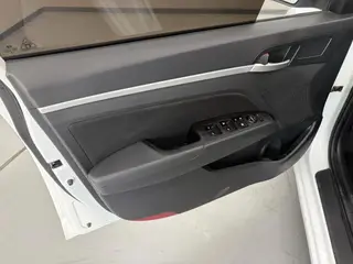 Hyundai Elantra Lingdong 2016 1.6L Auto Zhixuan Type d'élite intérieur photo 14