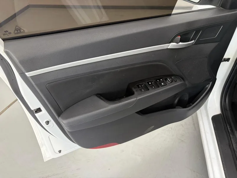 Hyundai Elantra Lingdong 2016 1.6L Auto Zhixuan Type d'élite intérieur photo 14