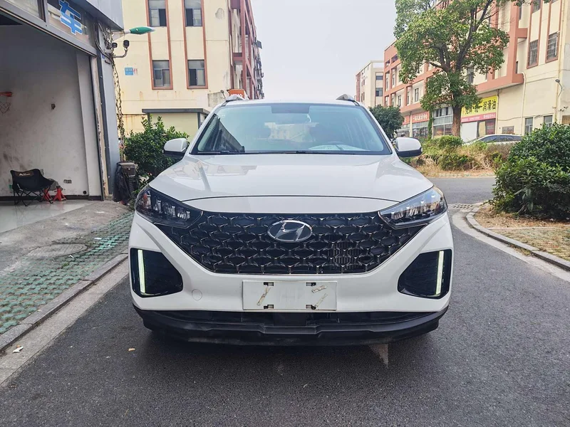 Hyundai ix35 2021 240T GDi DCT Versión líder con tracción en dos ruedas GLS exterior foto 2 Hyundai ix35 2021 240T GDi DCT Versión líder con tracción en dos ruedas GLS exterior foto 2