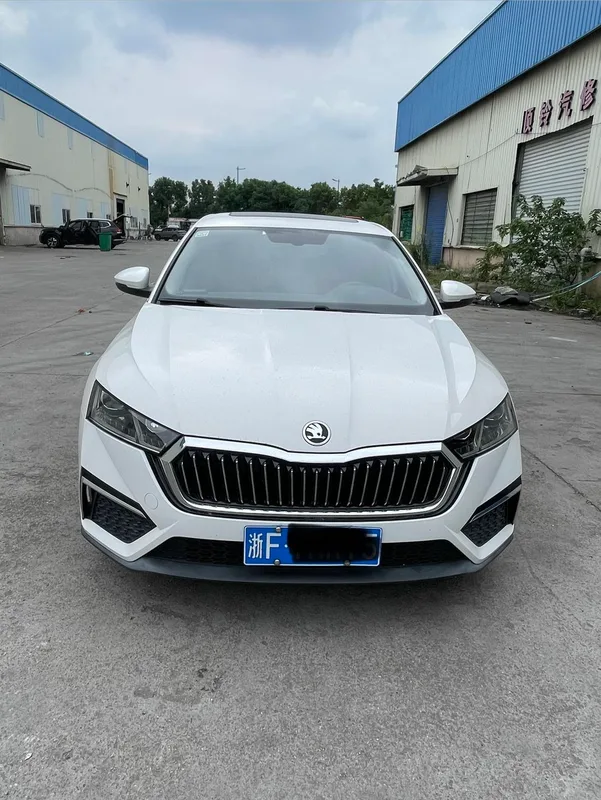 Skoda Octavia 2021 PRO TSI280 DSG Version de luxe extérieur photo 2 Skoda Octavia 2021 PRO TSI280 DSG Version de luxe extérieur photo 2