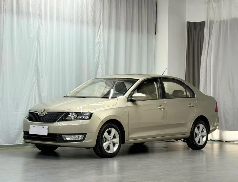 Skoda Rapid 2016 1.6L Automatic line creation interior photo 11 Skoda Rapid 2016 1.6L Automatic line creation interior photo 11
