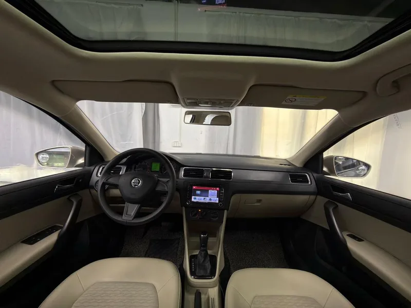 Skoda Rapid 2016 1.6L Automatic line creation interior photo 20 Skoda Rapid 2016 1.6L Automatic line creation interior photo 20