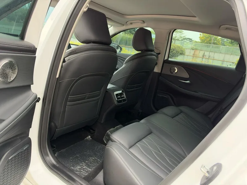 Chery Arrizo 8 2024 1.6TGDI DCT wisdom interior photo 8 Chery Arrizo 8 2024 1.6TGDI DCT wisdom interior photo 8