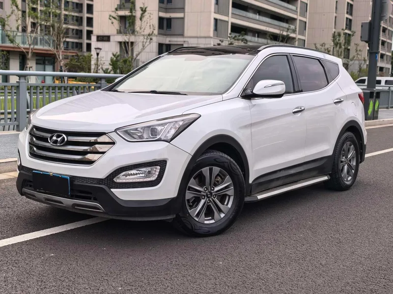 Hyundai Santa Fe 2015 2.0T Tipo inteligente de tracción automática en las cuatro ruedas 7 Asiento exterior foto 1 Hyundai Santa Fe 2015 2.0T Tipo inteligente de tracción automática en las cuatro ruedas 7 Asiento exterior foto 1