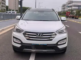 Hyundai Santa Fe 2015 2.0T Tipo inteligente de tracción automática en las cuatro ruedas 7 Asiento exterior foto 2 Hyundai Santa Fe 2015 2.0T Tipo inteligente de tracción automática en las cuatro ruedas 7 Asiento exterior foto 2
