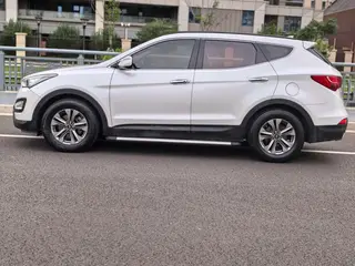 Hyundai Santa Fe 2015 2.0T Tipo inteligente de tracción automática en las cuatro ruedas 7 Asiento exterior foto 4 Hyundai Santa Fe 2015 2.0T Tipo inteligente de tracción automática en las cuatro ruedas 7 Asiento exterior foto 4