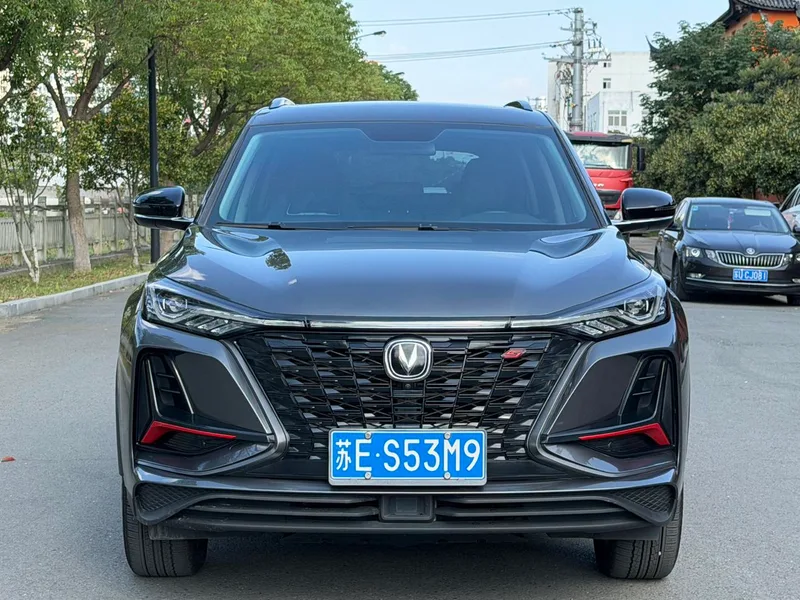 Changan CS75 PLUS 2022 2.0T Buque insignia automático exterior foto 2 Changan CS75 PLUS 2022 2.0T Buque insignia automático exterior foto 2