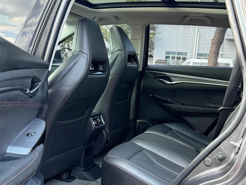 Changan CS75 PLUS 2022 2.0T Buque insignia automático interior foto 6 Changan CS75 PLUS 2022 2.0T Buque insignia automático interior foto 6