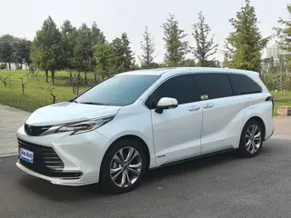 Toyota Sienna 2023 Dual Power 2.5L Premium Edition