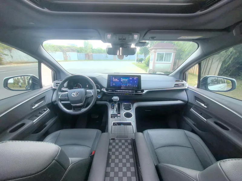Toyota Sienna 2023 Dual Power 2.5L Premium Edition exterior photo 7 Toyota Sienna 2023 Dual Power 2.5L Premium Edition exterior photo 7
