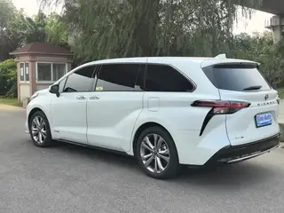 Toyota Sienna 2023 Dual Power 2.5L Premium Edition interior photo 11 Toyota Sienna 2023 Dual Power 2.5L Premium Edition interior photo 11