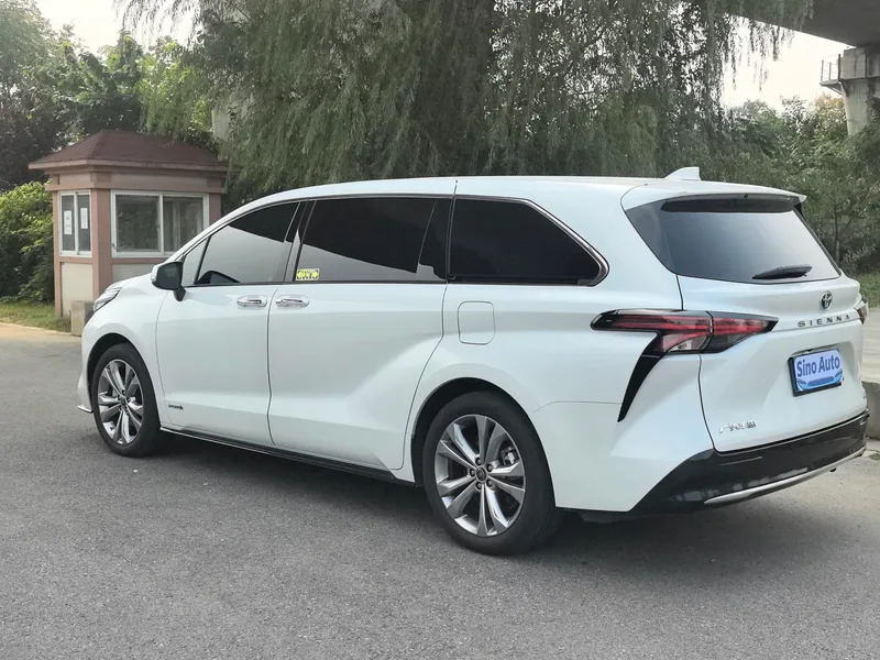 Toyota Sienna 2023 Dual Power 2.5L Premium Edition interior photo 11 Toyota Sienna 2023 Dual Power 2.5L Premium Edition interior photo 11