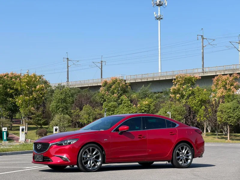 Mazda Atenza 2018 2.5L Edición Blue Sky Sports País V exterior foto 1 Mazda Atenza 2018 2.5L Edición Blue Sky Sports País V exterior foto 1