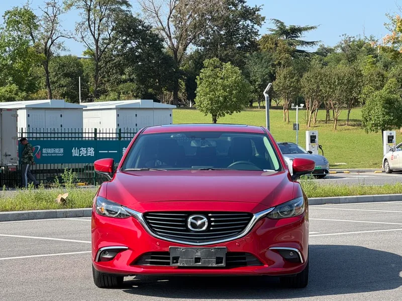 Mazda Atenza 2018 2.5L Edición Blue Sky Sports País V exterior foto 2 Mazda Atenza 2018 2.5L Edición Blue Sky Sports País V exterior foto 2