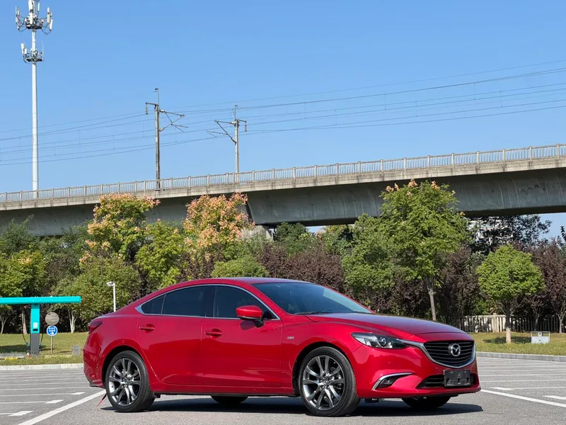 Mazda Atenza 2018 2.5L Edición Blue Sky Sports País V exterior foto 3 Mazda Atenza 2018 2.5L Edición Blue Sky Sports País V exterior foto 3