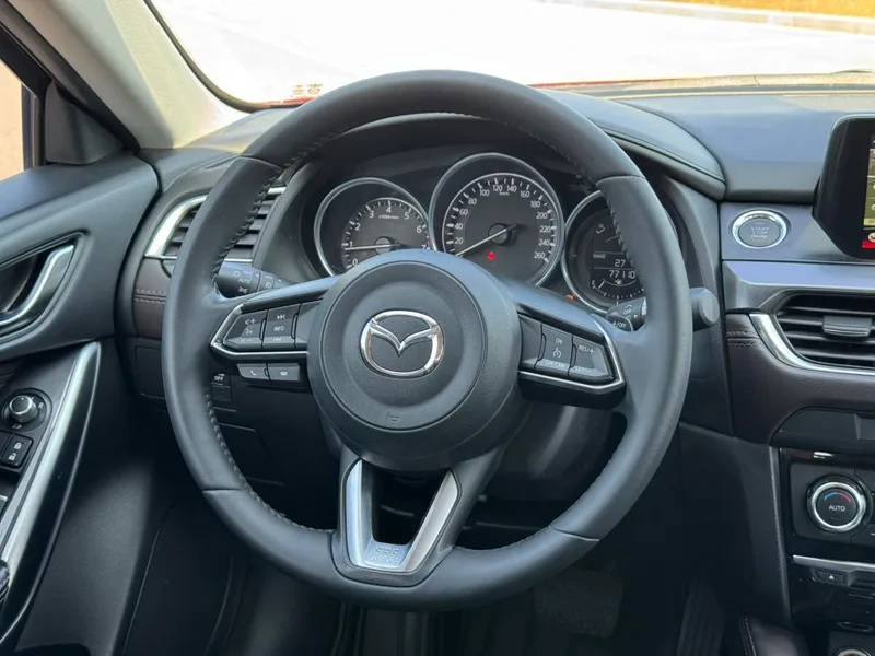 Mazda Atenza 2018 2.5L Edición Blue Sky Sports País V exterior foto 9 Mazda Atenza 2018 2.5L Edición Blue Sky Sports País V exterior foto 9