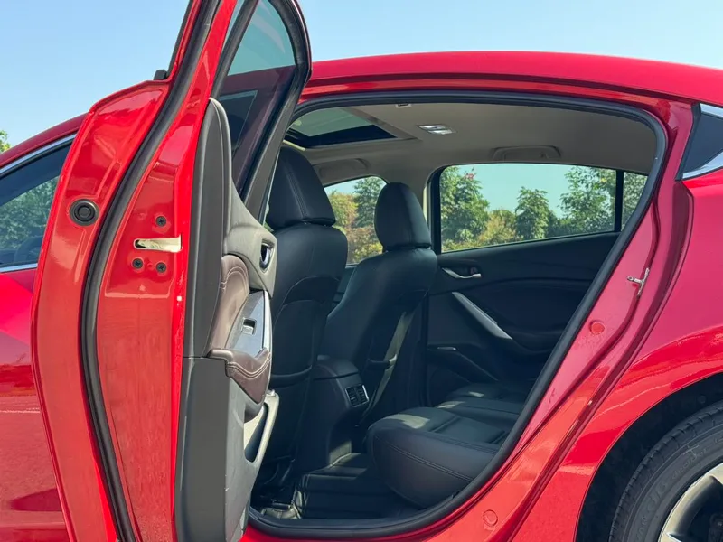 Mazda Atenza 2018 2.5L Edición Blue Sky Sports País V interior foto 12 Mazda Atenza 2018 2.5L Edición Blue Sky Sports País V interior foto 12