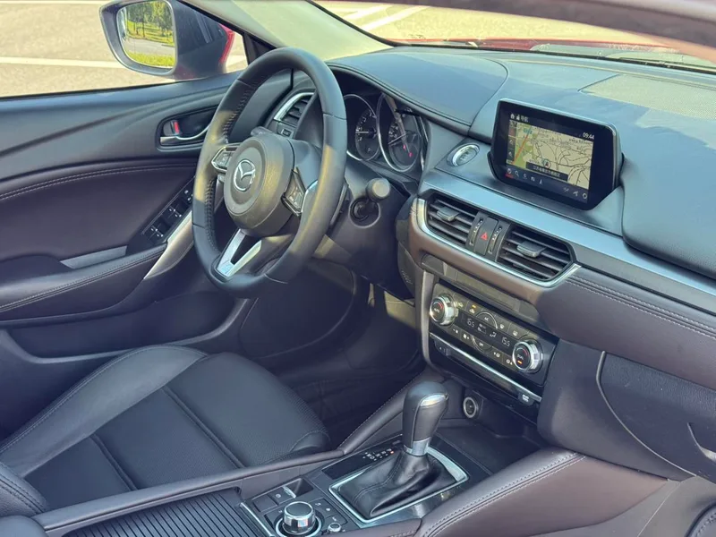 Mazda Atenza 2018 2.5L Edición Blue Sky Sports País V interior foto 13 Mazda Atenza 2018 2.5L Edición Blue Sky Sports País V interior foto 13