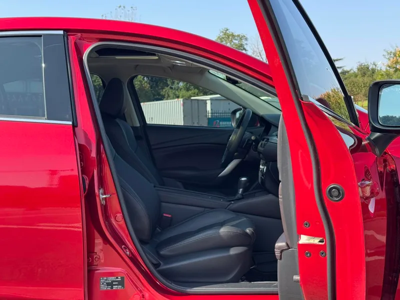 Mazda Atenza 2018 2.5L Edición Blue Sky Sports País V interior foto 14 Mazda Atenza 2018 2.5L Edición Blue Sky Sports País V interior foto 14