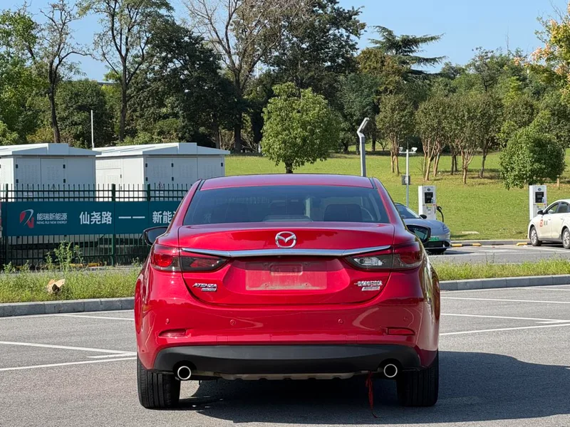 Mazda Atenza 2018 2.5L Edición Blue Sky Sports País V interior foto 17 Mazda Atenza 2018 2.5L Edición Blue Sky Sports País V interior foto 17