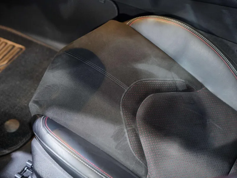 Toyota Supra 2021 GR SUPRA 3.0T Standard type interior photo 19 Toyota Supra 2021 GR SUPRA 3.0T Standard type interior photo 19