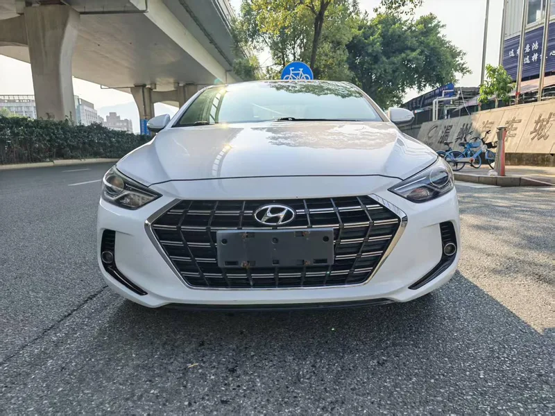 Hyundai Elantra Lingdong 2019 1.4T Dual-clutch dazzle vitality type exterior photo 2 Hyundai Elantra Lingdong 2019 1.4T Dual-clutch dazzle vitality type exterior photo 2
