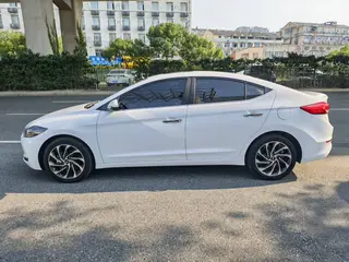 Hyundai Elantra Lingdong 2019 1.4T Dual-clutch dazzle vitality type exterior photo 3 Hyundai Elantra Lingdong 2019 1.4T Dual-clutch dazzle vitality type exterior photo 3