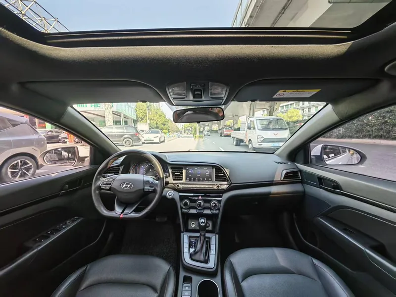 Hyundai Elantra Lingdong 2019 1.4T Dual-clutch dazzle vitality type exterior photo 5 Hyundai Elantra Lingdong 2019 1.4T Dual-clutch dazzle vitality type exterior photo 5