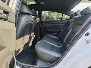 Hyundai Elantra Lingdong 2019 1.4T Dual-clutch dazzle vitality type interior photo 6 Hyundai Elantra Lingdong 2019 1.4T Dual-clutch dazzle vitality type interior photo 6