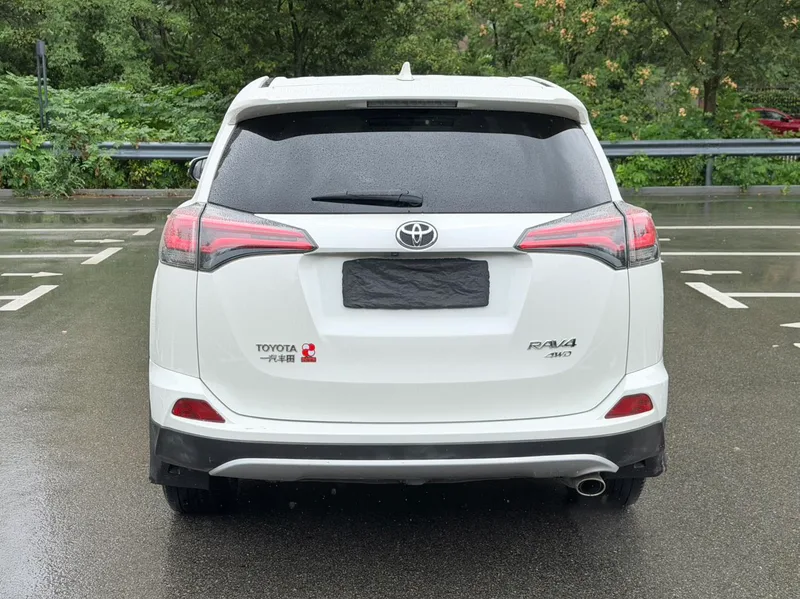 Toyota RAV4 2018 2.5L Automatic four-wheel drive elite i version exterior photo 5 Toyota RAV4 2018 2.5L Automatic four-wheel drive elite i version exterior photo 5