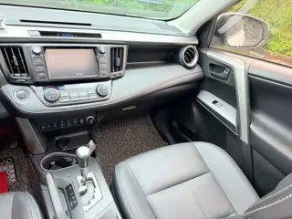 Toyota RAV4 2018 2.5L Automatic four-wheel drive elite i version interior photo 15 Toyota RAV4 2018 2.5L Automatic four-wheel drive elite i version interior photo 15