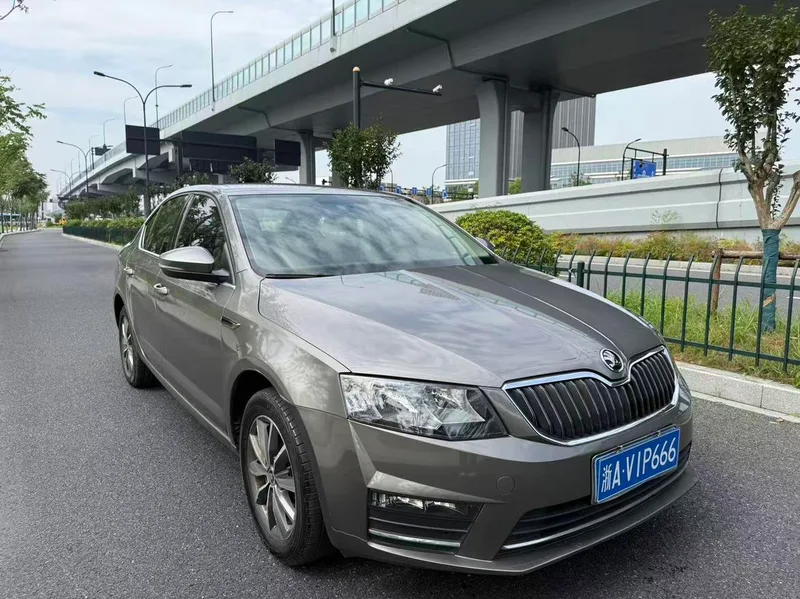 Skoda Octavia 2017 1.6L Automatic line creation exterior photo 3 Skoda Octavia 2017 1.6L Automatic line creation exterior photo 3