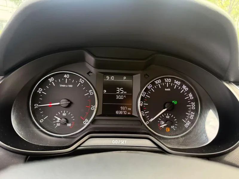Skoda Octavia 2017 1.6L Automatic line creation interior photo 8 Skoda Octavia 2017 1.6L Automatic line creation interior photo 8