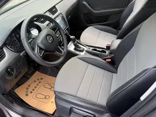 Skoda Octavia 2017 1.6L Automatic line creation interior photo 12 Skoda Octavia 2017 1.6L Automatic line creation interior photo 12