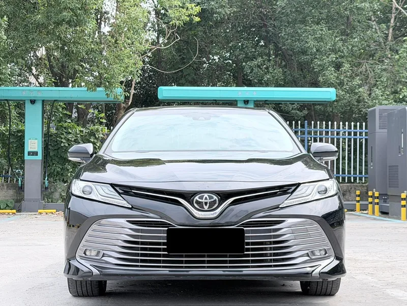 Toyota Camry 2021 2.0G Edición de lujo exterior foto 2 Toyota Camry 2021 2.0G Edición de lujo exterior foto 2