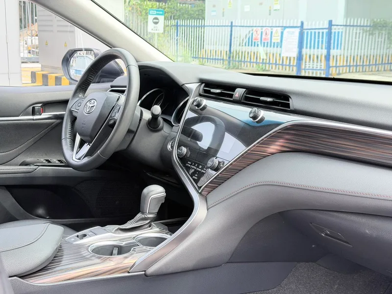 Toyota Camry 2021 2.0G Edición de lujo interior foto 12 Toyota Camry 2021 2.0G Edición de lujo interior foto 12