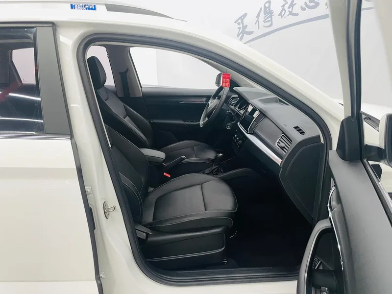 Skoda Kamiq 2021 1.5L Automatic Comfort Version interior photo 11 Skoda Kamiq 2021 1.5L Automatic Comfort Version interior photo 11