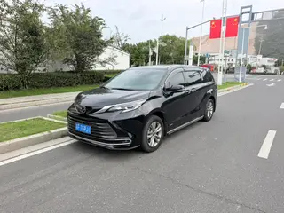 Toyota Sienna 2024 Double moteur 2.5L Version distinguée à quatre roues motrices