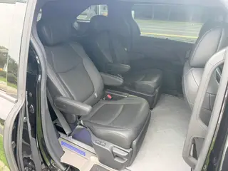 Toyota Sienna 2024 Dual Power 2.5L Four-wheel drive Premium Edition interior photo 12 Toyota Sienna 2024 Dual Power 2.5L Four-wheel drive Premium Edition interior photo 12