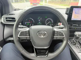 Toyota Sienna 2024 Dual Power 2.5L Four-wheel drive Premium Edition interior photo 13 Toyota Sienna 2024 Dual Power 2.5L Four-wheel drive Premium Edition interior photo 13
