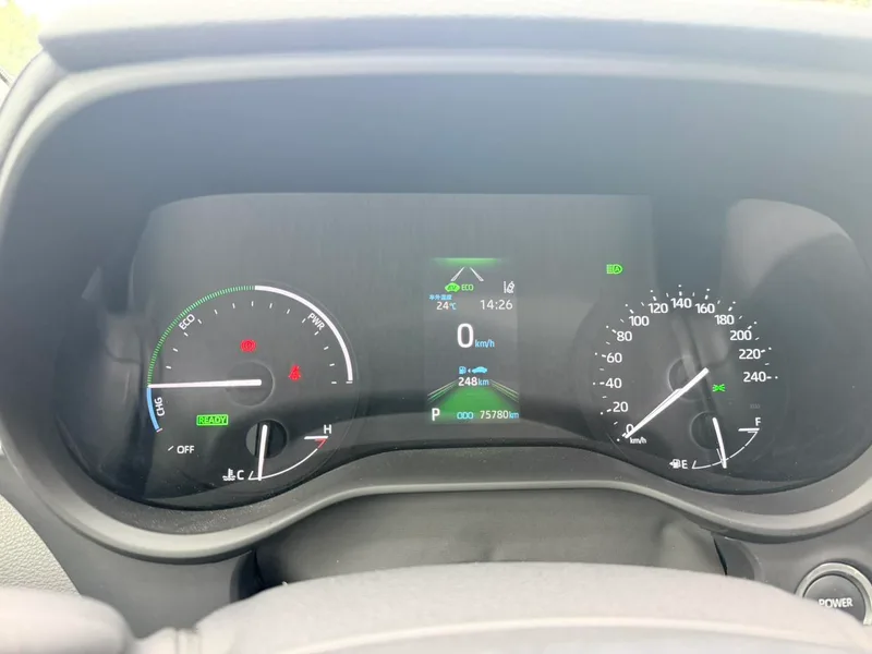 Toyota Sienna 2024 Dual Power 2.5L Four-wheel drive Premium Edition interior photo 14 Toyota Sienna 2024 Dual Power 2.5L Four-wheel drive Premium Edition interior photo 14