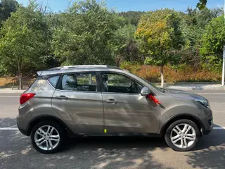 Changan CS35 2017 1.6L Automático de lujo exterior foto 7 Changan CS35 2017 1.6L Automático de lujo exterior foto 7