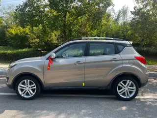 Changan CS35 2017 1.6L Automático de lujo exterior foto 8 Changan CS35 2017 1.6L Automático de lujo exterior foto 8