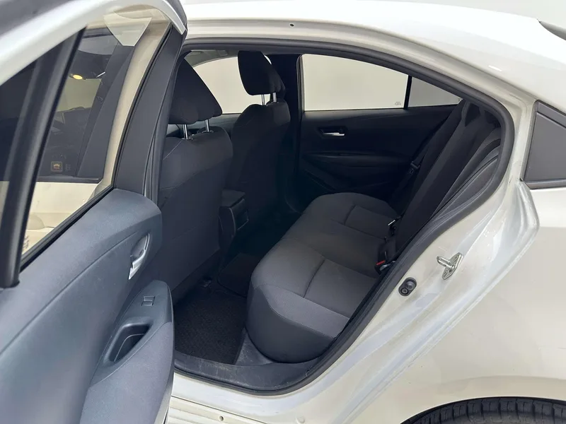 Toyota Corolla 2019 1.2T S-CVT GL-i Versión de élite interior foto 16 Toyota Corolla 2019 1.2T S-CVT GL-i Versión de élite interior foto 16