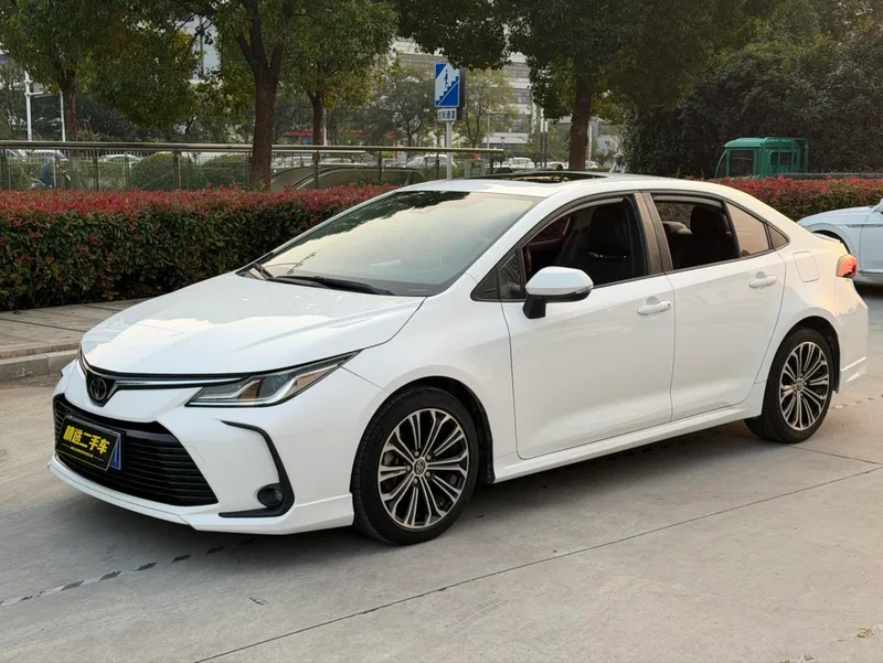 Toyota Corolla 2019 1.2T S-CVT GL-i Version de luxe extérieur photo 1 Toyota Corolla 2019 1.2T S-CVT GL-i Version de luxe extérieur photo 1