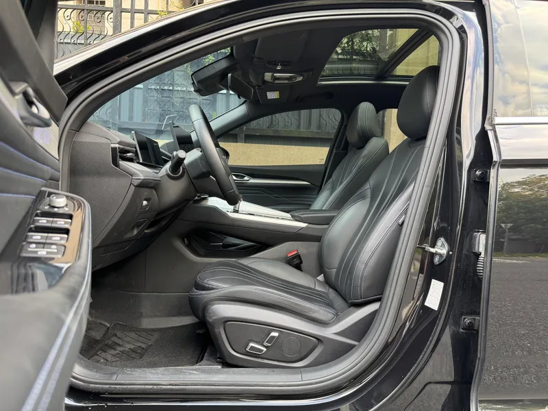 Geely Preface 2025 1.5T Oriental Yao soaring version exterior photo 5