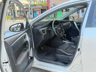 Toyota Corolla 2014 1.6L CVT GL interior photo 7 Toyota Corolla 2014 1.6L CVT GL interior photo 7