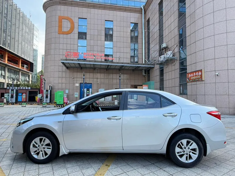 Toyota Corolla 2014 1.6L CVT GL interior photo 8 Toyota Corolla 2014 1.6L CVT GL interior photo 8
