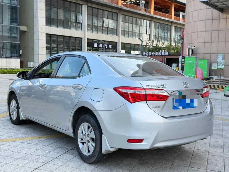 Toyota Corolla 2014 1.6L CVT GL interior photo 9 Toyota Corolla 2014 1.6L CVT GL interior photo 9